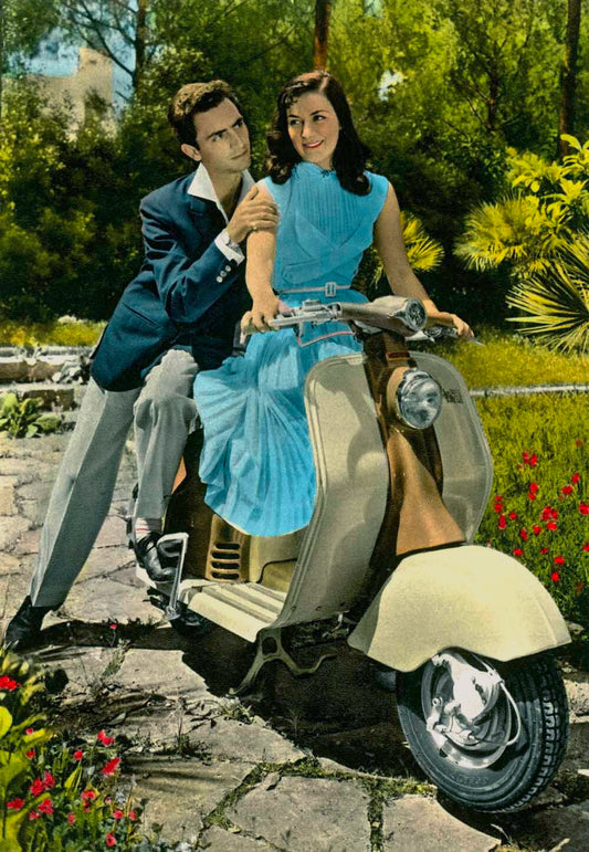 Italian Vespa Piaggio Romance Poster 0000-4861
